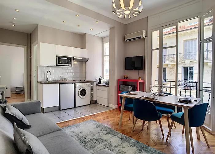 Nestor&Jeeves - Lilas Buffa - Central - Close Sea - Top Floor